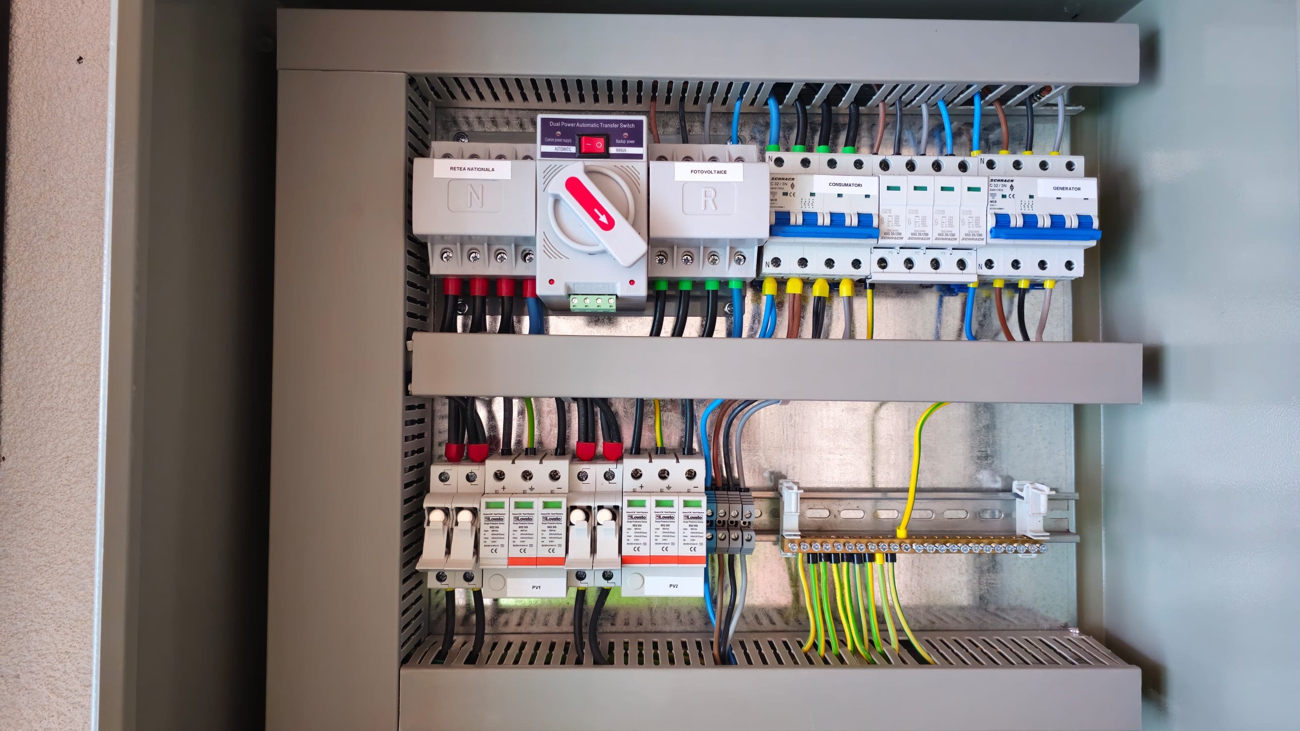 Viață off-grid fără griji cu soluția DEYE + baterii!