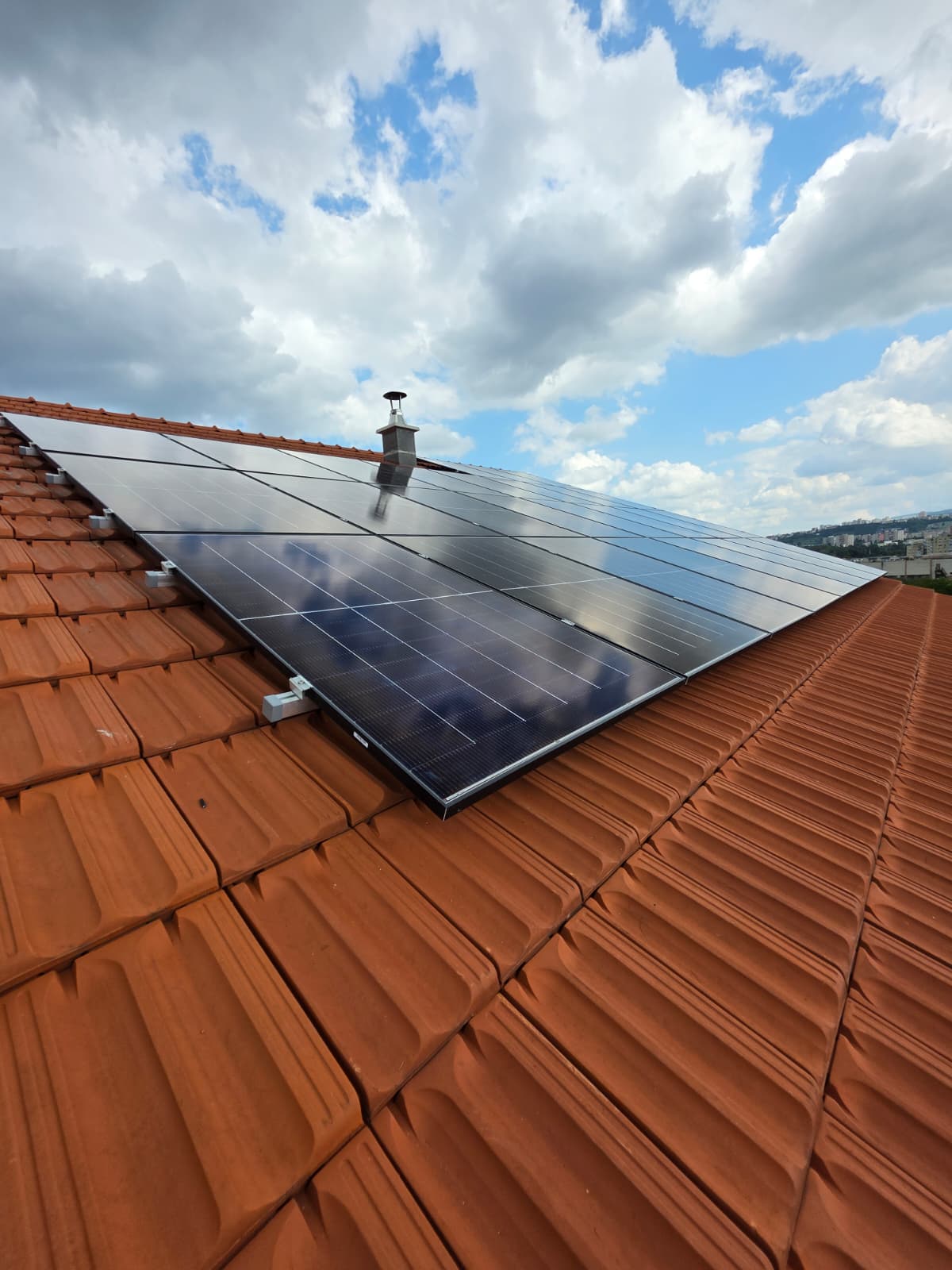 Sistem Deye trifazat cu stocare LIFEPO4 BMS