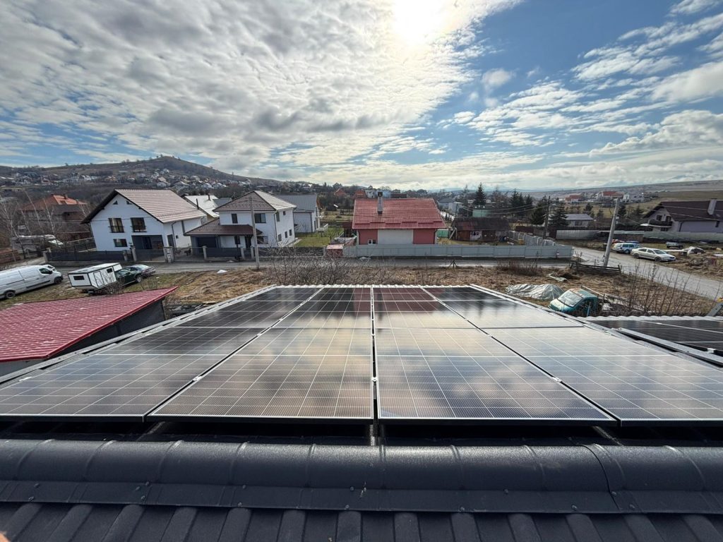 Pachet Deye 12kW trifazat + Pytes LiFePO4