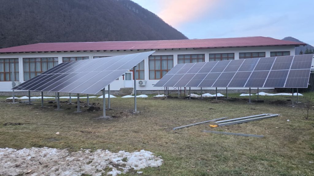 Sisteme fotovoltaice la sol pentru companii în Cluj