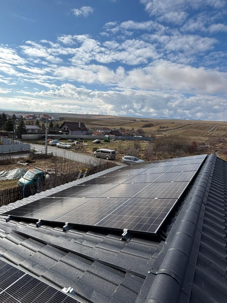 Pachet Deye 12kW trifazat + Pytes LiFePO4