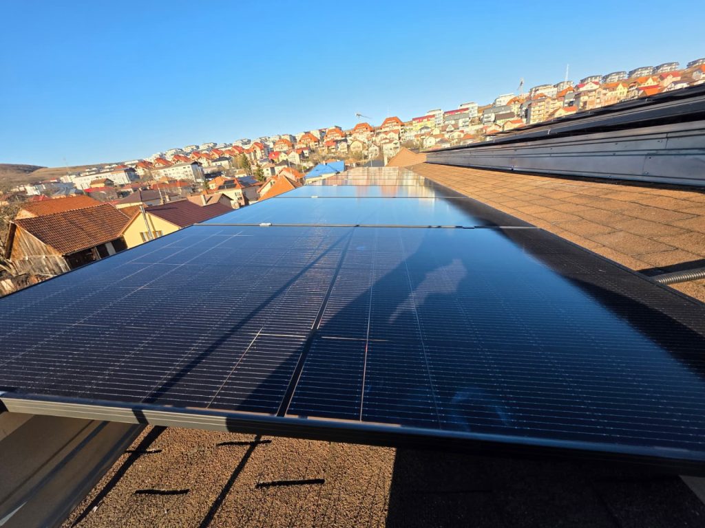 Sisteme Deye hibride trifazate cu baterii GB-L high voltage în Cluj-Napoca