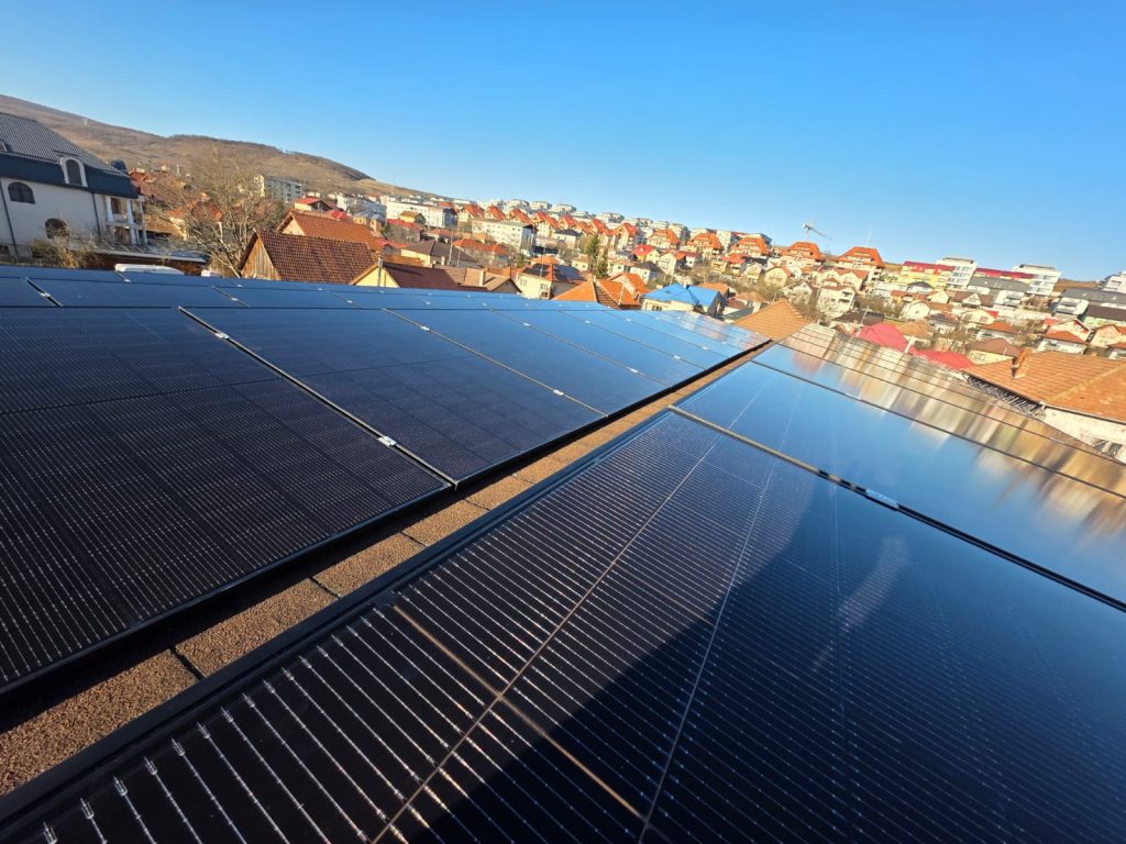 Sisteme Deye hibride trifazate cu baterii GB-L high voltage în Cluj-Napoca