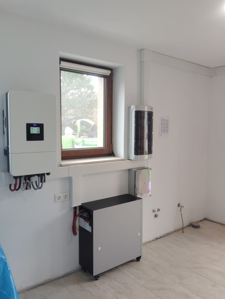 Sistem fotovoltaic Deye hibrid - Cluj-Napoca